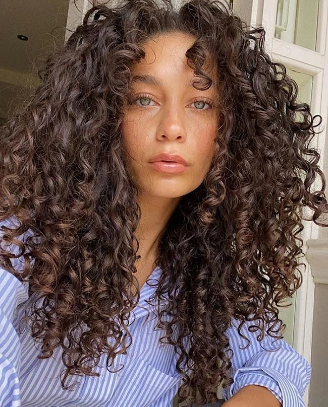 Woman with defined 3A spiral curls